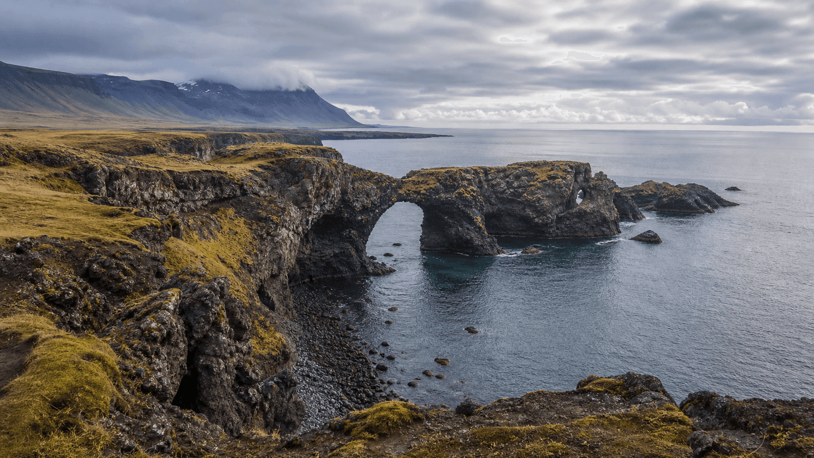 Arnarstapi, Hellnar and the coastal cliffs