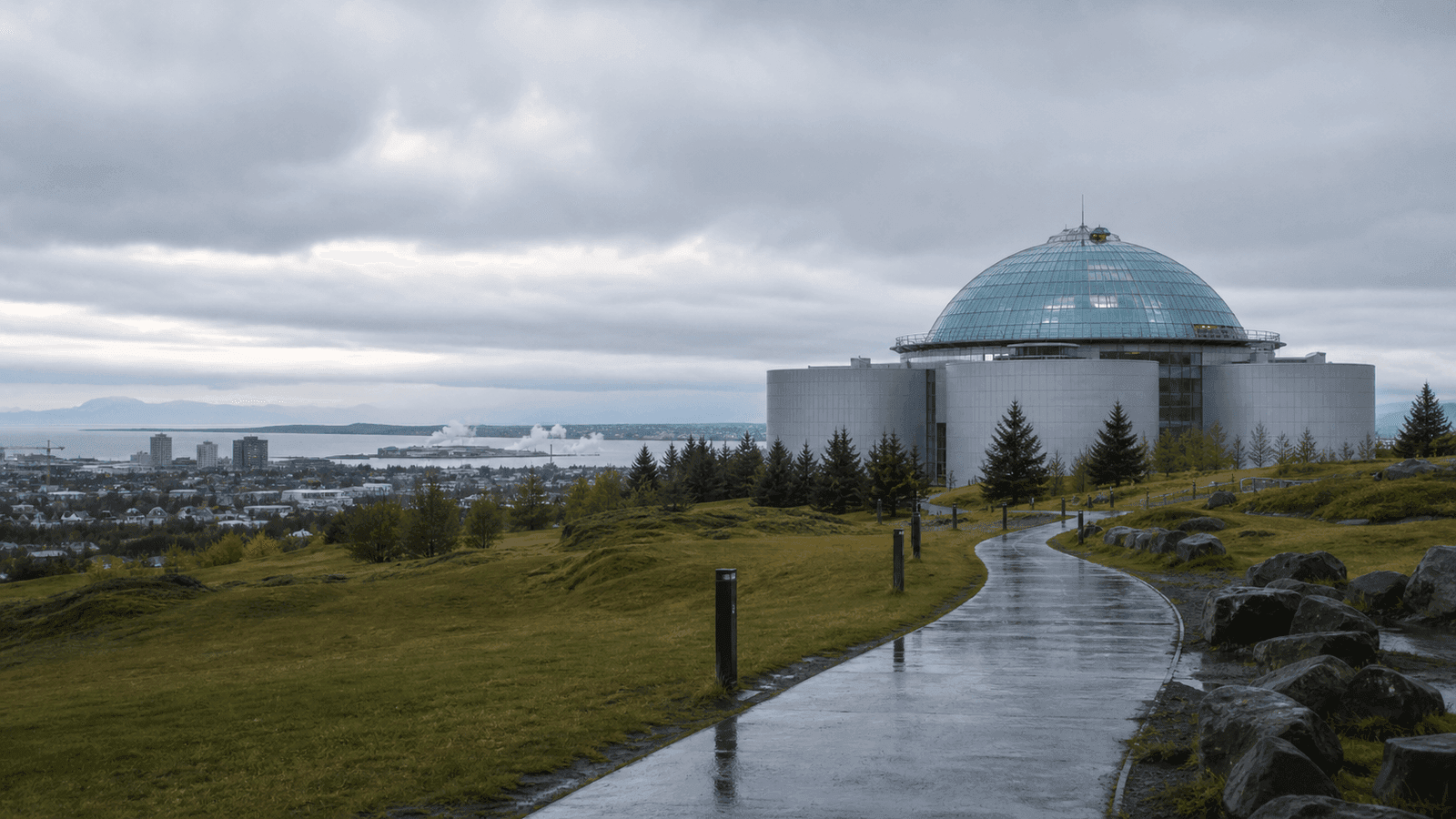 Perlan, Museen und geothermale Pools